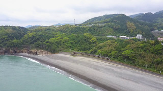 新宮市の御手洗海岸と特急「ワイドビュー南紀」【ドローン DJI Mavic Pro】