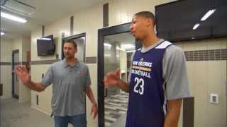 Anthony Davis Hangs with Brent Barry on Inside Stuff