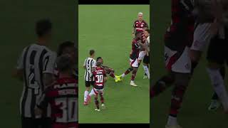 CONFUSÃO NO CLASSICO - FLAMENGO VENCE O BOTAFOGO POR 1x0 COM MUITA CONFUSÃO NO FIM DA PARTIDA