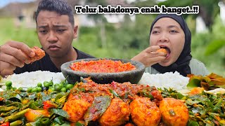 MUKBANG TELUR BALADO + TUMIS DAUN KENCUR + LALAPAN MENTAH + SAMBEL, ENAK PARAH