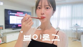 VLOG. 권지용님 애장품 경매ㅣ집들이ㅣ대배우님들 총집합 🫢ㅣ올리브영 세일ㅣ넷플릭스 영화 추천ㅣ양재 브런치 맛집ㅣ라이브 드로잉쇼ㅣ직화장인