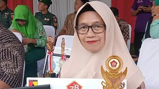 Bu Siti Mauludiyah dalam lomba baca puisi piala paman birin 2 @lombabacapuisipialapamanbi8617