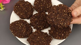 1 cup oatmeal cocoa and banana. No flour! No sugar! No eggs! Healthy cookie recipe.