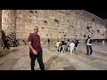 en vivo desde israel orando salmos por la paz en el muro de jerusalen