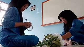 A Flower Bouquet Making made by Rosniarsih n Tri from XII TJKT #flowerdecoration #bouquet #diy