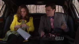 Gossip Girl 2x22 - Chuck and Blair In the limo holding hands HQ  (CUTE)