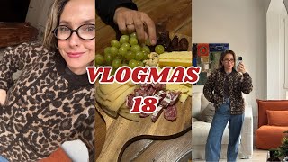 VLOGMAS 18 - SEZANE Haul, neighborhood errands and a snack dinner at home!