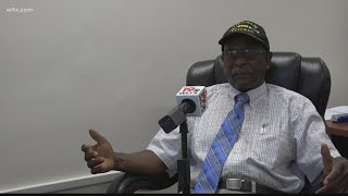 Vietnam Veteran graduates from college at the age of 77