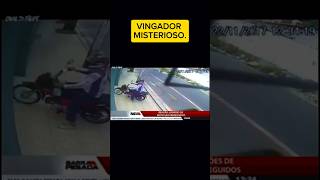 VINGADOR MISTERIOSO DA PRESENTE PARA LARÁPIO.#humor #police #shortsviral #shorts #fyp