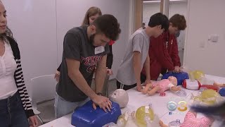 High School Students Get CPR Training, Learn How To Treat Overdoses
