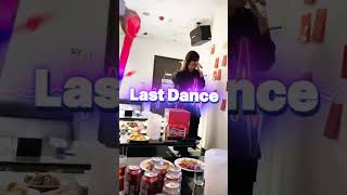 伍佰模仿尾牙表演/挪威的森林/愛你一萬年/你是我的花朵/last dance/ 伍佰 / 尾牙