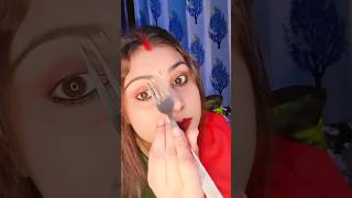 Eyebrows ko kabhi aise comb kia hai kya 💋 #shortsvideo #hack #SAYA