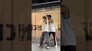 《wuli逸轩 \u0026 Harry学长🏀》Dance Cover【不撞南墙】| Hot Douyin @Danceener #shorts