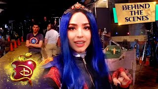 On the Set Tour with Sofia Carson in Spanish! 🎥 | Descendants 3