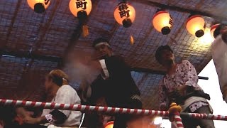 2015_08_17三島市　三島夏祭り三日目④[三島駅前 雨中の千人しゃぎり].wmv