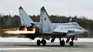 Russia's MiG-31, The World's Fastest Fighter Jet, Beats The F-22 Raptor at Mach  2.8.