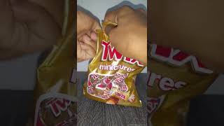 Twix mini 👌👌😋😋please subscribe 🙏🙏😭😭