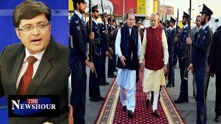 Narendra Modi's STATESMAN Like Approach In Lahore : The Newshour Debate (25th Dec 2015)