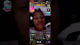 Queen Opp Gets Head On Live.