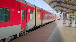 12628 Karnataka ExpTrain No. 12628 Karnataka Express. (New Delhi to KSR Bengaluru)