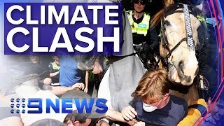 Melbourne protests turn ugly as activists clash with police | Nine News Australia