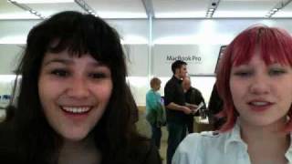 The Reveiw at Southdale apple store