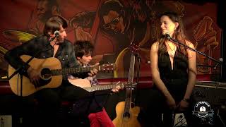 Malek -  Leili Touil   (Live Roots Music) @La Chapelle des lombards