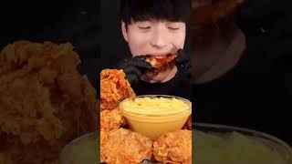 That's such juicy chicken! Oh yum 🤤 #mukbang #shorts