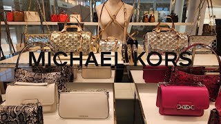 MICHAEL KORS STORE~Michael Kors Holiday Collection ~Grayon Medium Logo Embossed Patent SATCHEL‼️