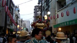 2011年6月4日　品川神社例大祭⑭　北二大神輿、納めの担ぎ