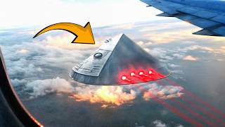 Flight Passenger Caught A Moment That Can't Go Unnoticed