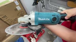 Makita GA9050