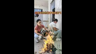 @前列康(O2343965488) #老爸那些意想不到的救急功法 三伏天给小姑子去去湿气 #老铁笑一笑