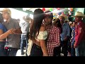 Mira como baila esta parejita hoy no quiere bailar con nadie más que siga la fiesta