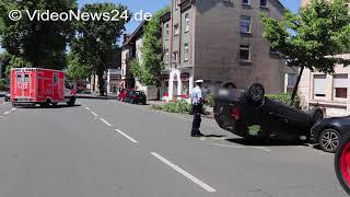 26.05.2017 - VN24 - Auto-Bowling - PKW schmeißt bei Unfall geparktes Fahrzug aufs Dach