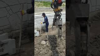 Tiltrotator 회전집게로 수로관 작업~~