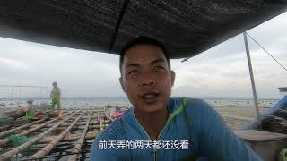 小伙深夜打造加强版捕鱼神器，一次能抓上百条鱼，效果很好