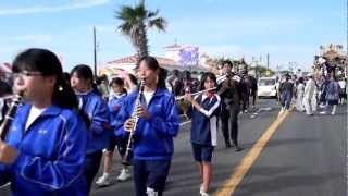 20121013‐31　里見まつり　パレード館山一中のブラスバンドと馬.