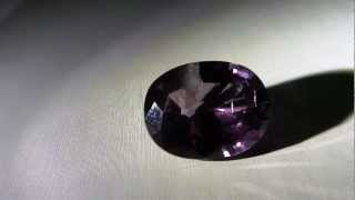 Inclusions inside Alexandrite 14.10 carats