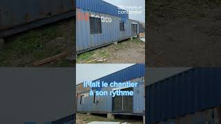 Chantier en cours d'une maison en containers