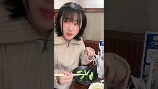 烤肉…瘦子：全程是兔子吃啥她吃啥～胖子：哥哥两碗大米饭，我N杯大扎啤🍺#圆脸 #胖子都是潜力股 #儿女双全