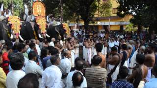 Thayamkulangara Thaipooyam - Melam by Padmashri Kuttan Marar \u0026 troupe