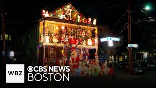 Somerville couple's Christmas light display attracts crowds