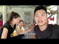 带越南丈母娘去看病，等一上午机器坏了？中国女婿：我带你去市里