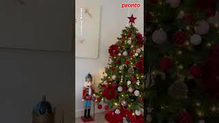 Jessica Bueno decora el árbol de Navidad en familia