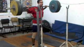 Michael Hayut 140kg squat @ 60.9kg bodyweight