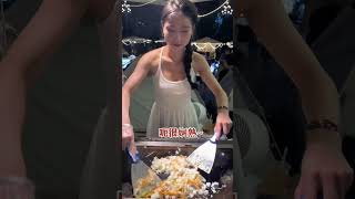 铁板蛋炒饭 5元一份，街头蛋炒饭里面竟然没有鸡蛋你敢信！#边摊美味 #街头美食 #街边小吃 #蛋炒饭 #chinastreetfood #streetfood #chinafood #shorts