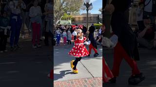 Minnie is living for this song! #disneyland #minniemouse #mickeymouse #disneyparade #disneyparks