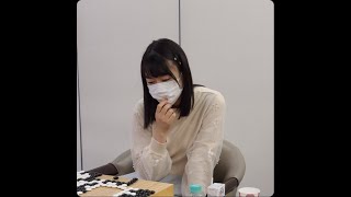 女流名人リーグは上野愛咲美女流棋聖が加藤千笑二段を破り、リーグ成績５勝１敗としました。