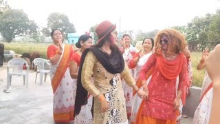 Holi Celebration 💃💃 || Meri Bhanuli ||Uttarakhand|| Nikita Bora